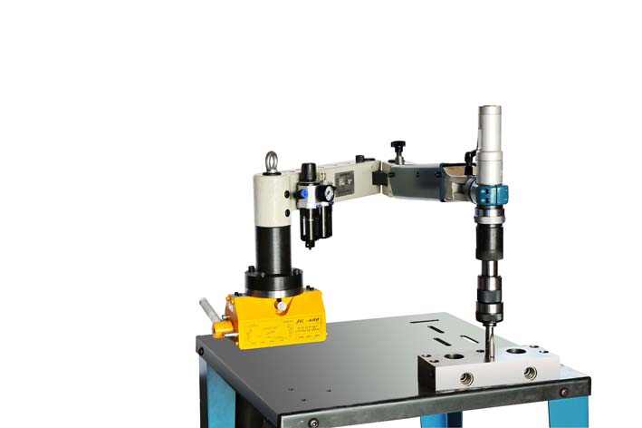 磁力吸盘攻丝机